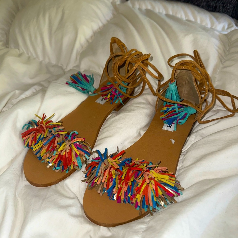 NWOT Steve Madden lace up sandals